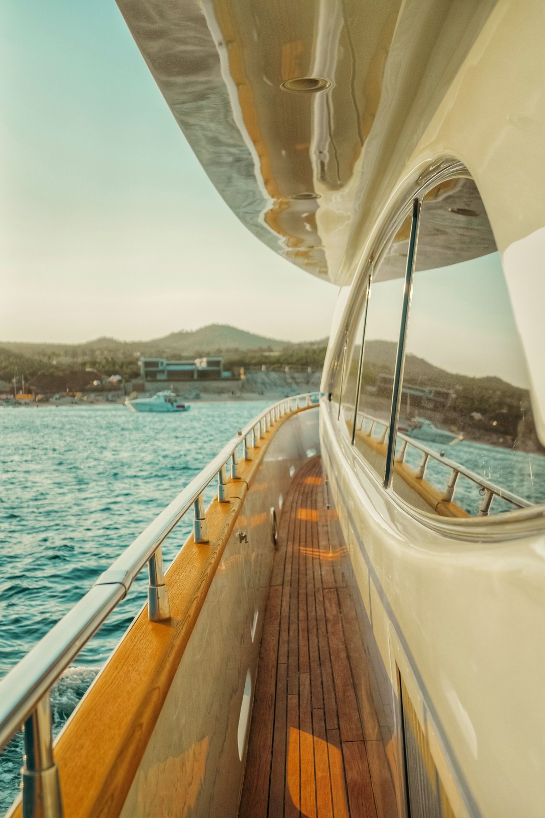 From Aft Deck to Dinner: The Considered Coastal Wardrobe